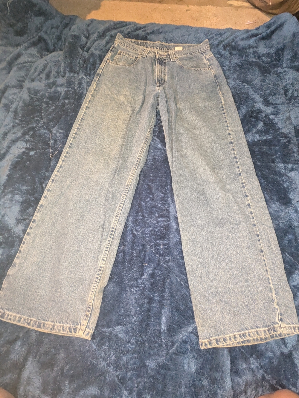 Classic Men's Light Blue Straight-Leg Jeans